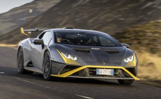 Lamborghini lập kỷ lục doanh số mới trong năm 2021