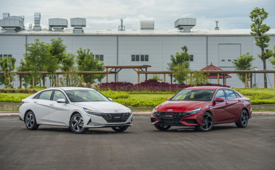 Hyundai Elantra 2023 cập bến thị trường Việt Nam: giá từ 599 triệu đồng, áp lực dành cho Honda Civic