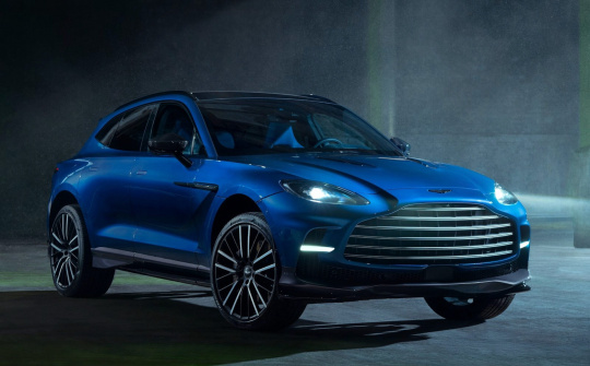 Aston Martin DBX 707: Mẫu SUV hạng sang mạnh mẽ nhất