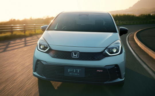 Chi tiết Honda Fit 2023: Thêm bản RS mạnh mẽ và thể thao hơn