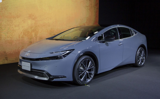 Toyota Prius 2023 ra mắt: Kiểu dáng bóng bẩy, nhiều nâng cấp đáng chú ý