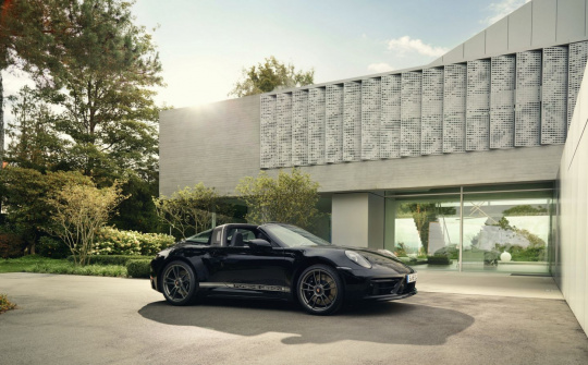 Porsche 911 phiên bản đặc biệt đánh dấu 50 năm Porsche Design