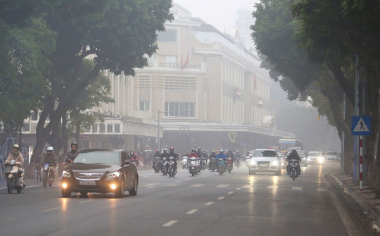 Có nên bật đèn sương mù khi đi trong thành phố?