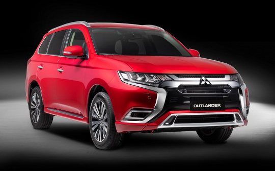 Mitsubishi Outlander 2022 ra mắt tại Việt Nam: 14 điểm nâng cấp