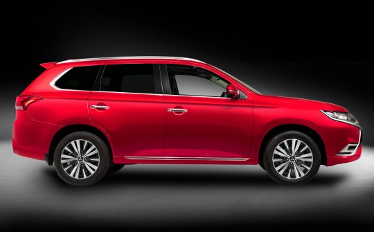 Giá lăn bánh Mitsubishi Outlander 2022