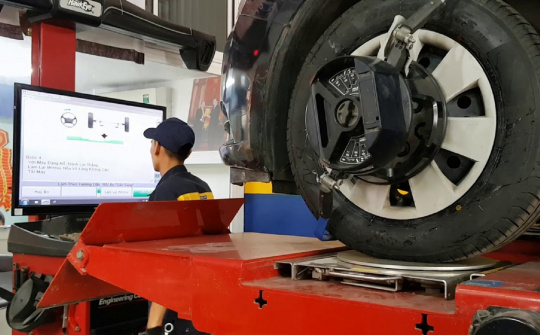 Cách phát hiện độ chụm bánh xe ô tô cần được căn chỉnh