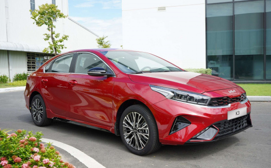 Kia K3 bổ sung thêm phiên bản GT: giá 759 triệu đồng, động cơ hơn 200 mã lực, bổ sung thêm trang bị