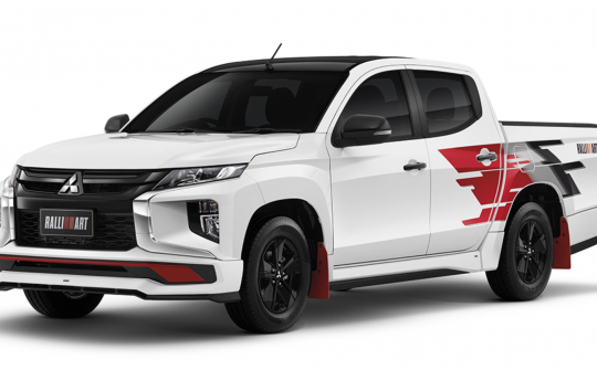 Mitsubishi Triton có thêm phiên bản Ralliart: ngoại thất thể thao, trọng tâm xe hạ thấp như crossover