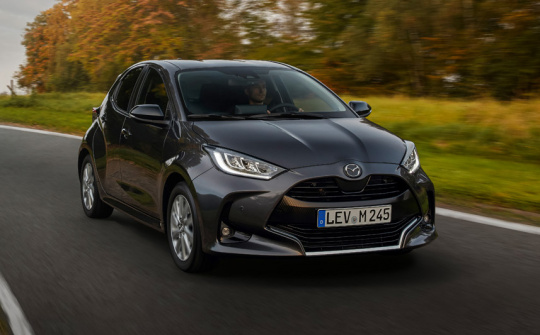 Chi tiết Mazda2 Hybrid 2022: "Ăn xăng" chỉ ngang xe máy