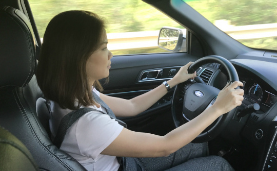 Những sai lầm cơ bản khi lái xe mà nhiều phụ nữ thường mắc phải