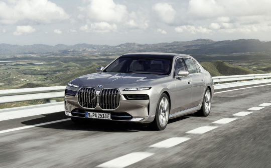 Đánh giá xe điện BMW i7 2023 - phiên bản đắt nhất của dòng 7-Series