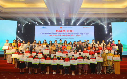 Honda Việt Nam trao giải “An toàn Cwincom Cá cược thể thao cho nụ cười trẻ thơ” năm học 2021 – 2022