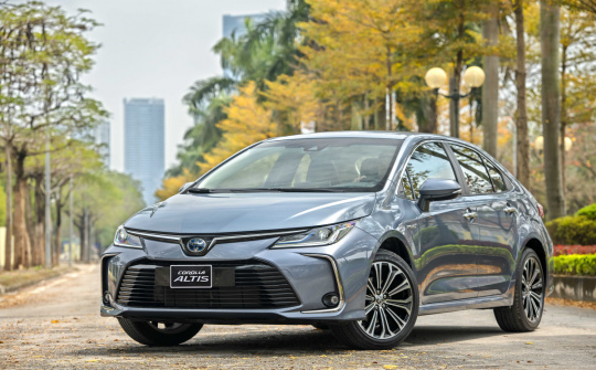 Toyota Corolla Altis 2022 và "cuộc đổ bộ" của xe Hybrid: Có làm nên chuyện tại Việt Nam?