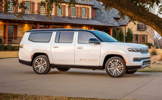 Chi tiết Jeep Grand Wagoneer L 2023: SUV "dài miên man"