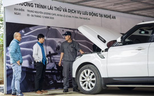 Jaguar Land Rover Việt Nam tổ chức chương trình chăm sóc và sửa chữa xe lưu động tại Nghệ An