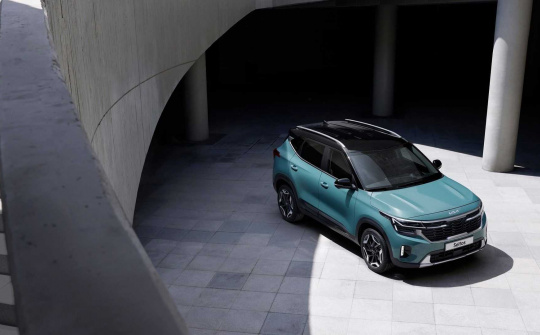 Kia ​​Seltos facelift ra mắt với đèn mới và cabin nâng cấp