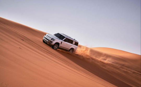Land Rover Defender 130 trình làng khách Việt: giá từ 5,779 tỷ đồng, thêm lựa chọn cho những trải nghiệm hạng sang
