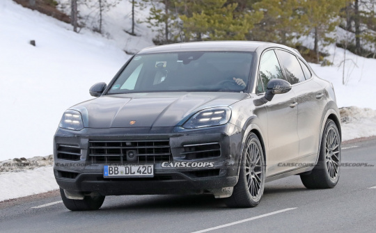 Porsche Cayenne facelift 2023 hé lộ với điểm mới hấp dẫn