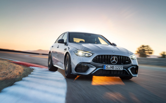 Mercedes-AMG C63 S 2023 ra mắt với hệ truyền động Hybrid