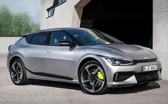 KIA EV6 GT 2023: Phiên bản mạnh và nhanh nhất