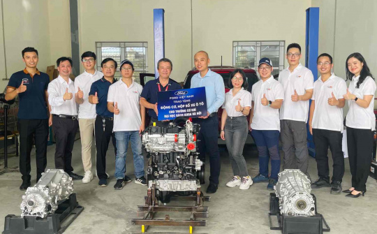Ford Việt Nam tặng động cơ và hộp số Ranger và Territory cho 6 trường Đại học