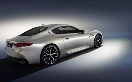 Maserati GranTurismo Trofeo 2023: Mẫu xe 2 cửa đáng chú ý