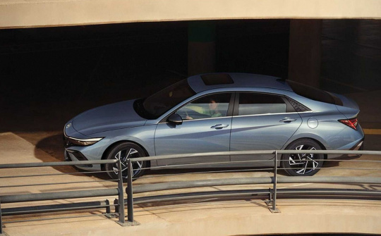 Hyundai Elantra 2024 ra mắt tại Hàn Quốc, thiết kế mới mẻ, công nghệ nâng cấp