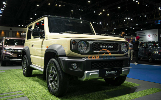 Bắt gặp “tiểu G-Class” Suzuki Jimmy tại BIMS 2023: thiết kế lạ mắt, trang bị đơn giản nhưng giá bán “gây choáng”