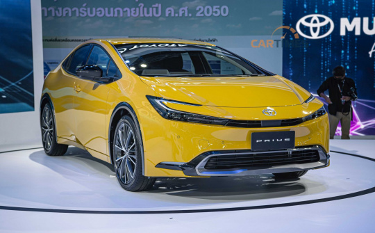 Soi Toyota Prius 2023 tại BIMS 2023: Thiết kế tương lai