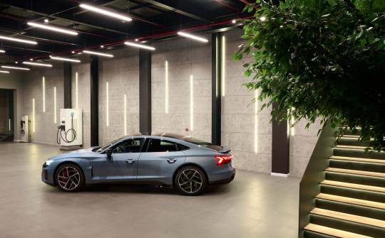Cận cảnh xe điện hạng sang Audi RS e-tron GT vừa ra mắt Việt Nam