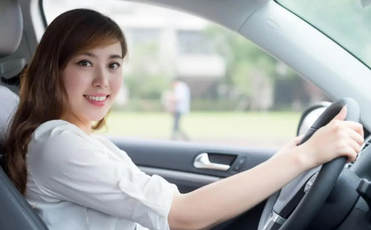 Phụ nữ nên thi bằng B1 hay B2?