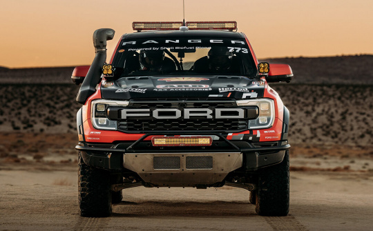 Bộ phận hiệu năng cao của Ford hé lộ phiên bản Raptor Baja 1000 trước giải đua Finke Desert Race