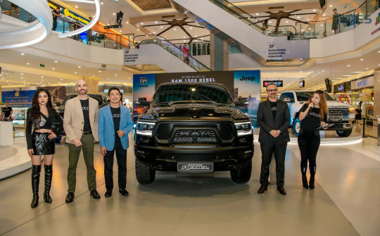RAM 1500 Rebel trình làng tại Việt Nam, trang bị như xe sang, giá gần 5,3 tỷ đồng