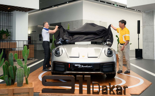 Ai đã chi 16 tỷ để sở hữu chiếc Porsche 911 Dakar đầu tiên tại Việt Nam?
