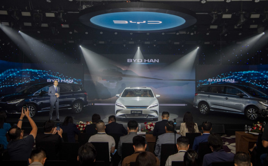 BYD M6 và BYD HAN chính thức lên kệ tại Việt Nam