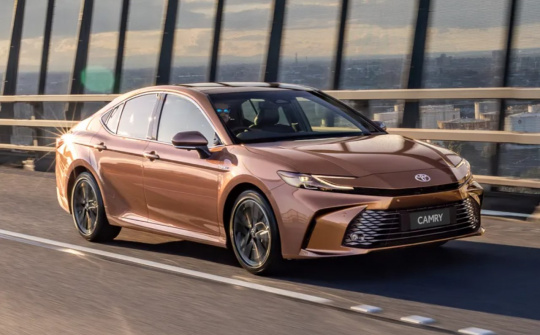 Toyota Camry hoàn toàn mới ra mắt tại Thái Lan, sắp cập bến Việt Nam