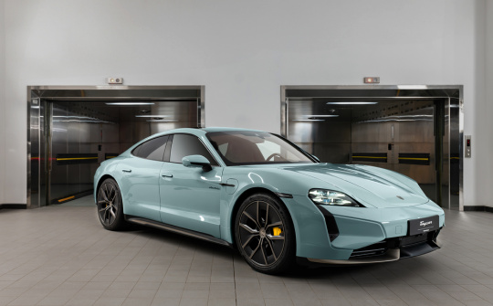 Những nâng cấp nổi bật trên Porsche Taycan 2025
