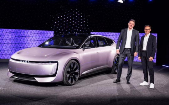 Audi tạo bất ngờ với thương hiệu AUDI không còn logo 4 vòng tròn tại Trung Quốc