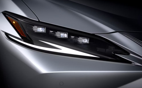 Lexus ES thế hệ mới rò rỉ hình ảnh, hứa hẹn diện mạo ấn tượng