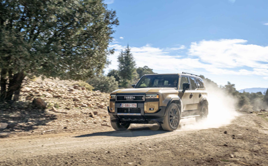 Toyota Land Cruiser 250 Sand 2025: Khả năng off-road nâng cao