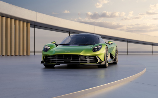 Aston Martin Valhalla 2025: Siêu xe hybrid với động cơ đặt giữa