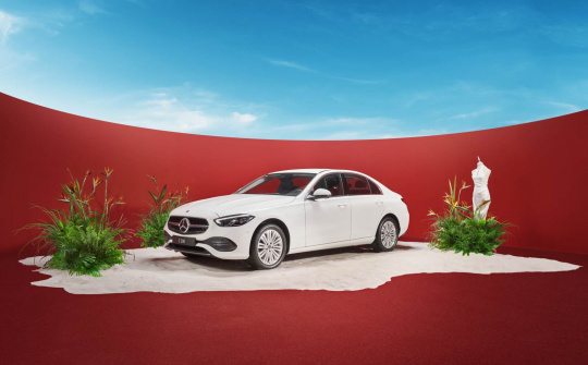 Xe Mercedes-Benz đời 2022 giảm giá "khủng" lên tới 700 triệu đồng