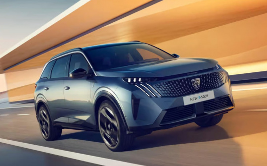 Peugeot 5008 hoàn toàn mới lộ diện dưới dạng EV và mild hybrid