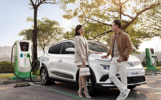 Chủ xe điện chia sẻ “bí kíp” sạc tại nhà tiện như tại trụ công cộng