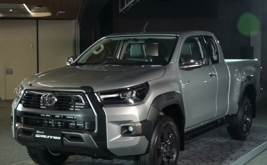 Xe bán tải Toyota Hilux Revo 2024 có phiên bản mới