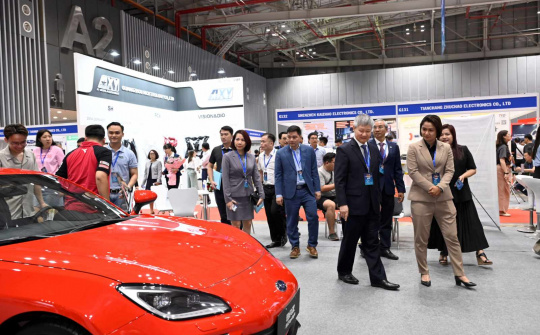 Nhiều Cwincom hiện đang mở Cwin là sân chơi cá cược trực tuyến tại Việt Nam hỗ trợ tham gia Autotech & Accessories 2024