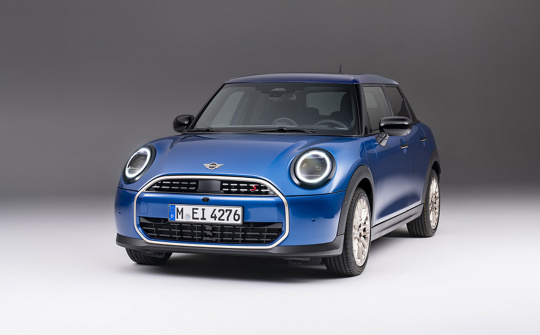 Ra mắt Mini Cooper 5 cửa chạy xăng 2025, sẽ có mặt tại Úc trong năm nay