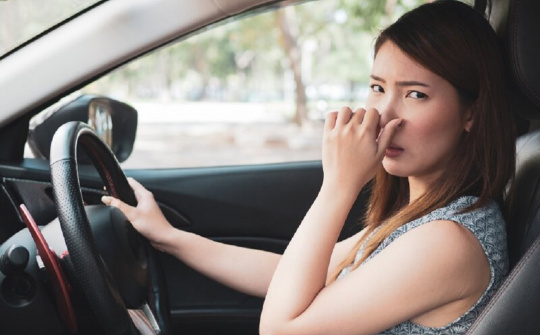 Nhận biết 4 loại mùi khét trên ô tô và hướng giải quyết