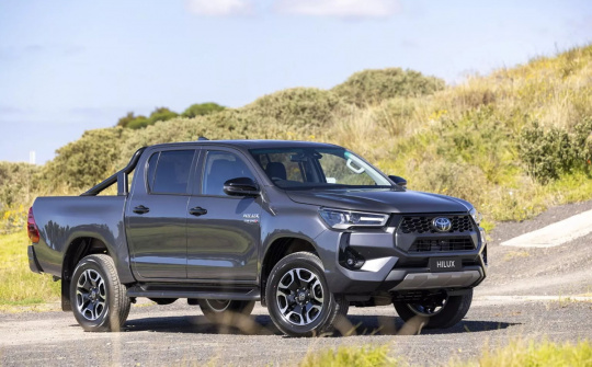 Xe bán tải Toyota Hilux 2024 có thực sự ấn tượng để chinh phục khách hàng Việt?
