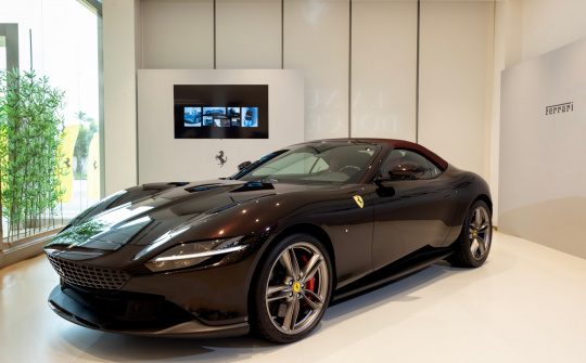 Siêu xe Ferrari Roma Spider ra mắt Việt Nam